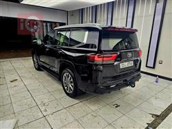 تۆیۆتا لاند کروزەر